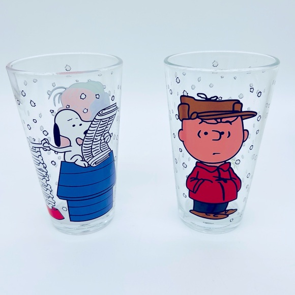 Peanuts Snoopy Linus Charlie Brown Set Of 2 Glassware Cup NIB - Picture 2 of 12